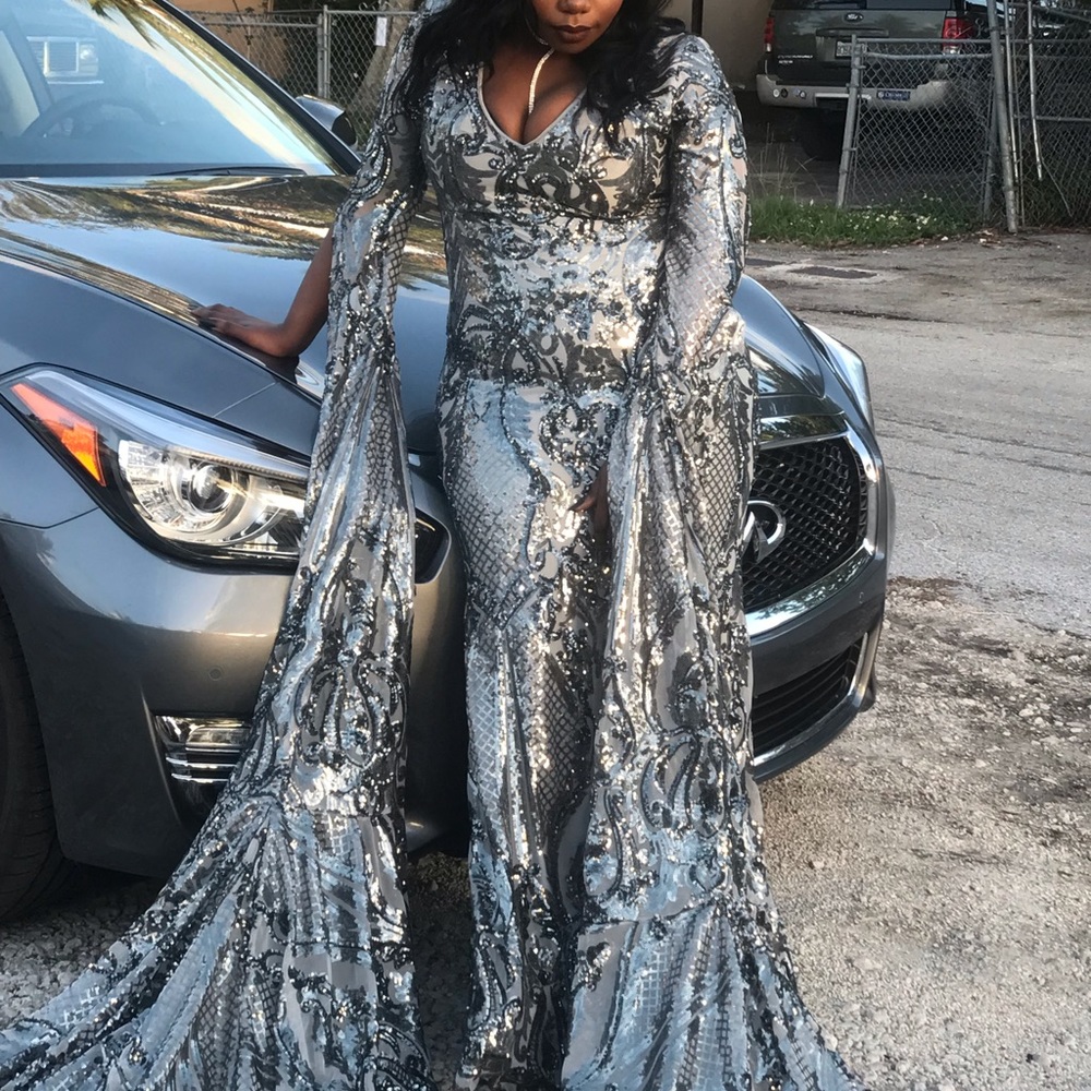 HandMade Sequence Prom Dress with Elongated Sleeve